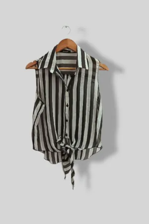 Vintage Nikka women black and white striped sleeveless top size 14